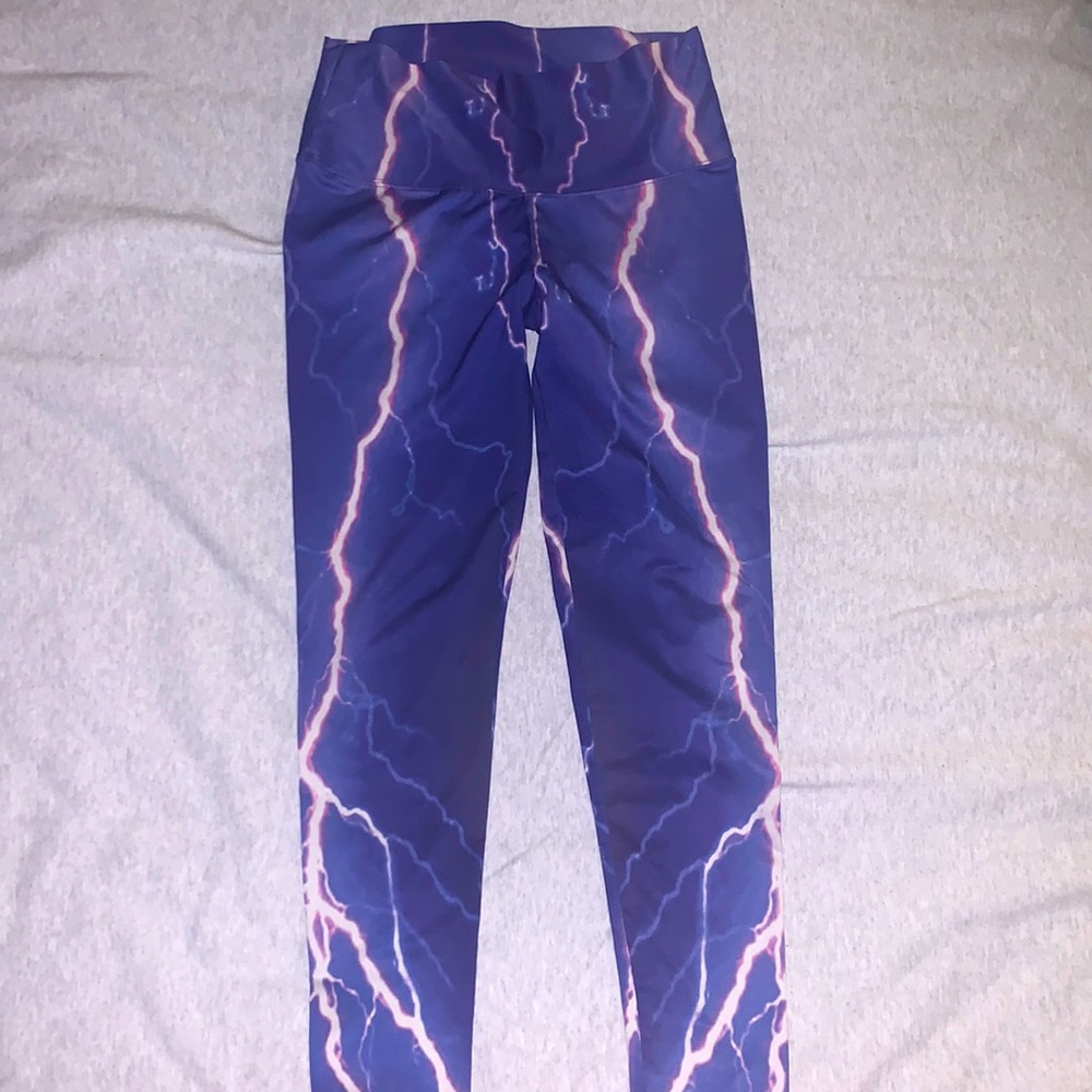 Lightening leggings !! Fun, lightweight leggings. Size medium.